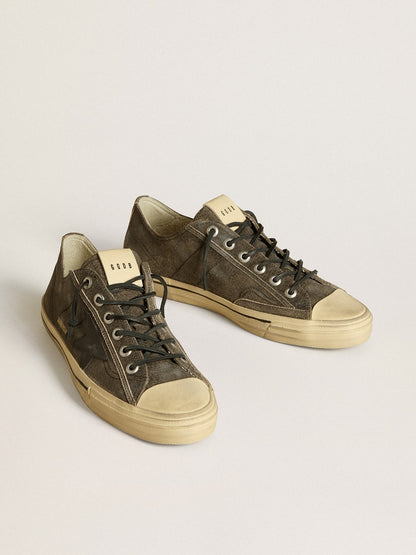 Men’s V-Star in black suede with black leather star - Golden Goose Men