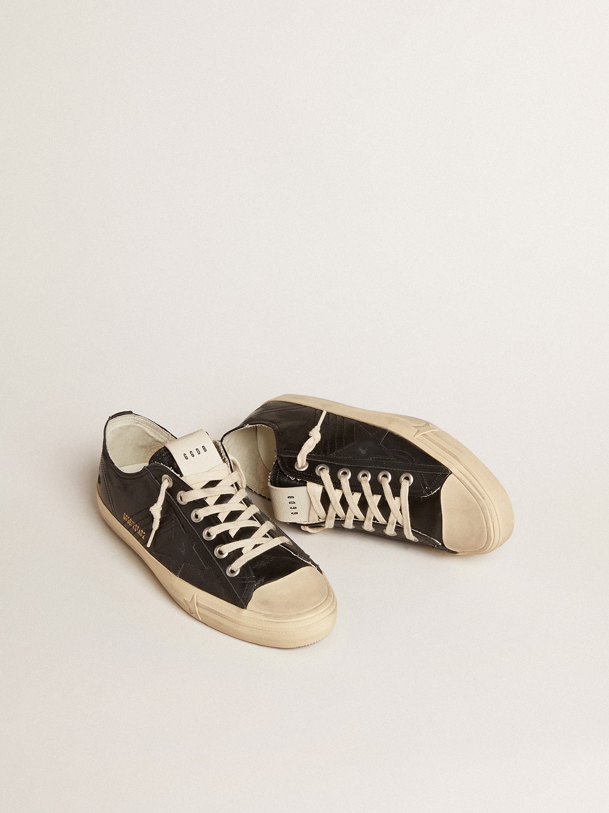 Men's V-Star in black nappa leather with a black leather star - Golden Goose Men
