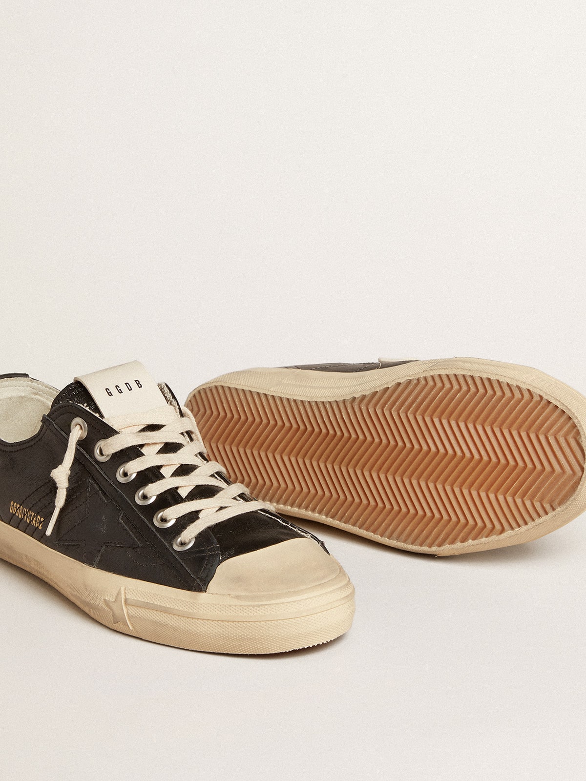 Men's V-Star in black nappa leather with a black leather star - Golden Goose Men