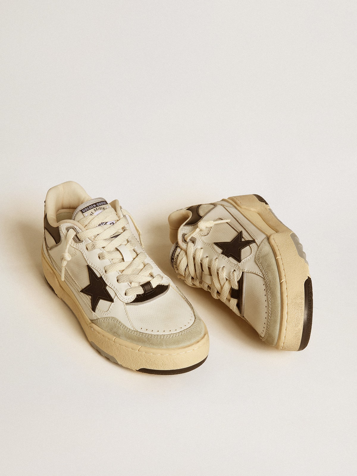 Men’s Forty2 with black star and black leather heel tab - Golden Goose Men
