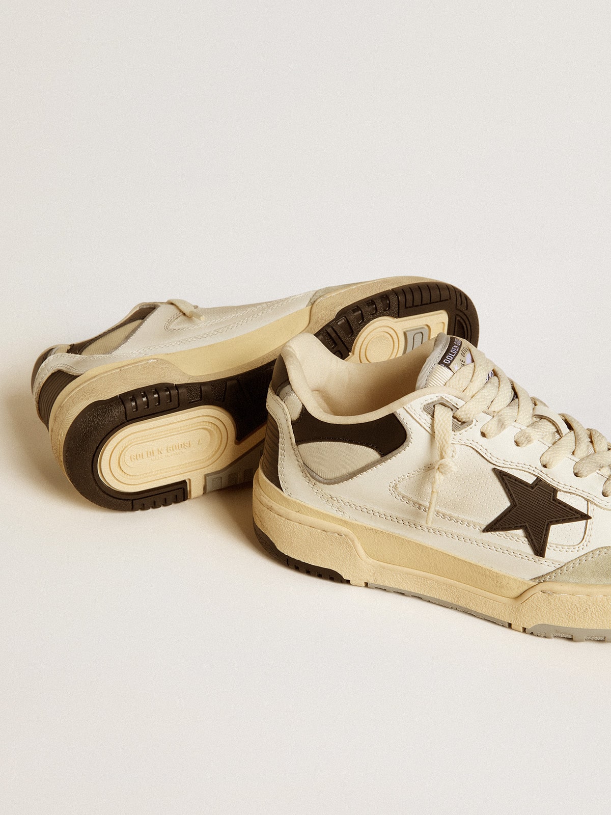 Men’s Forty2 with black star and black leather heel tab - Golden Goose Men