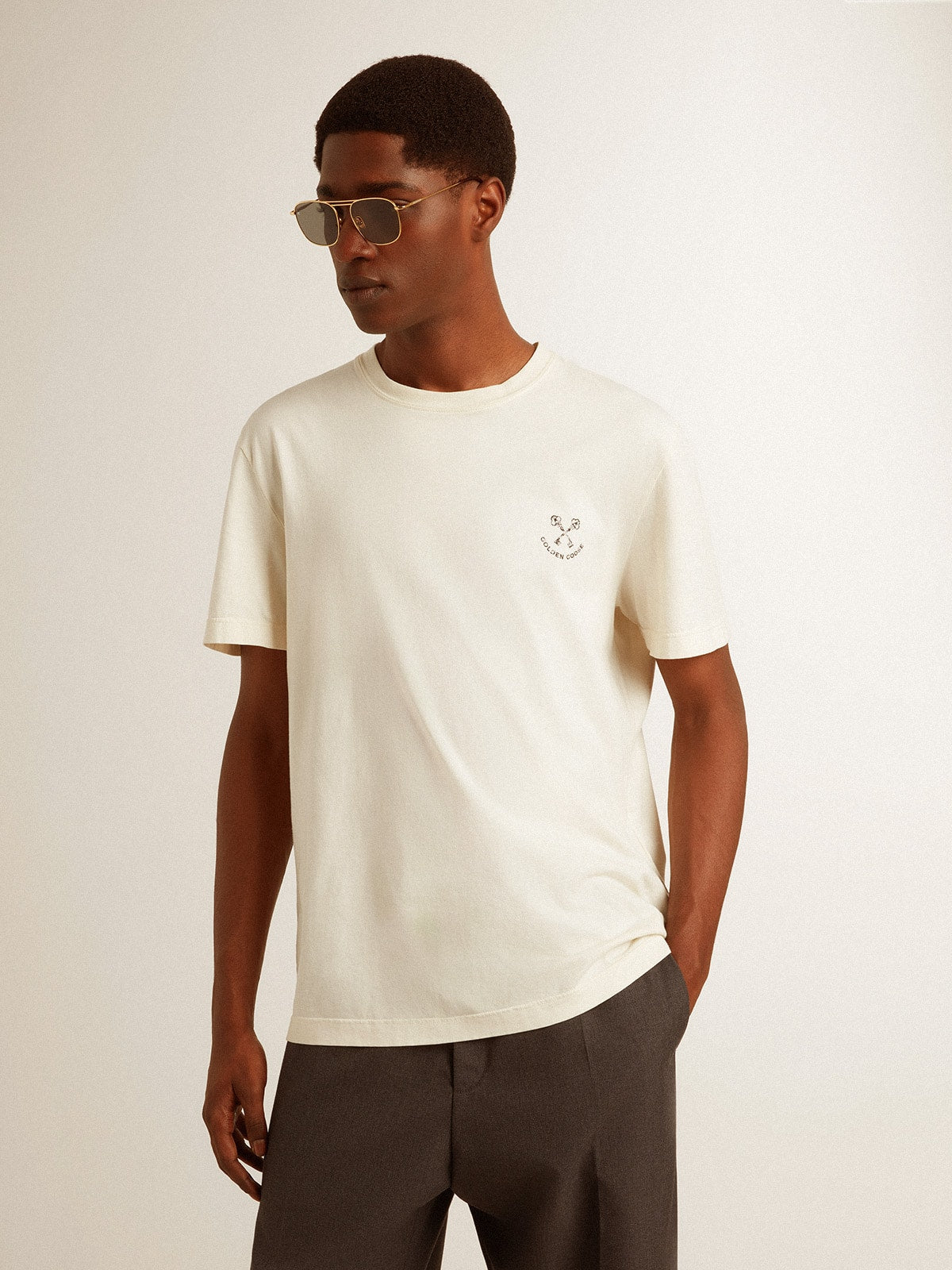 Men's cotton T-shirt in aged white with print on the heart - Golden Goose Men