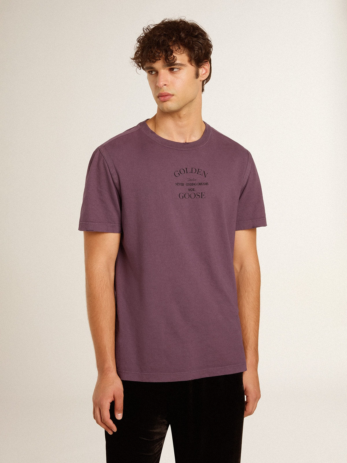 Men’s cotton T-shirt in worn purple with logo print - Golden Goose Men