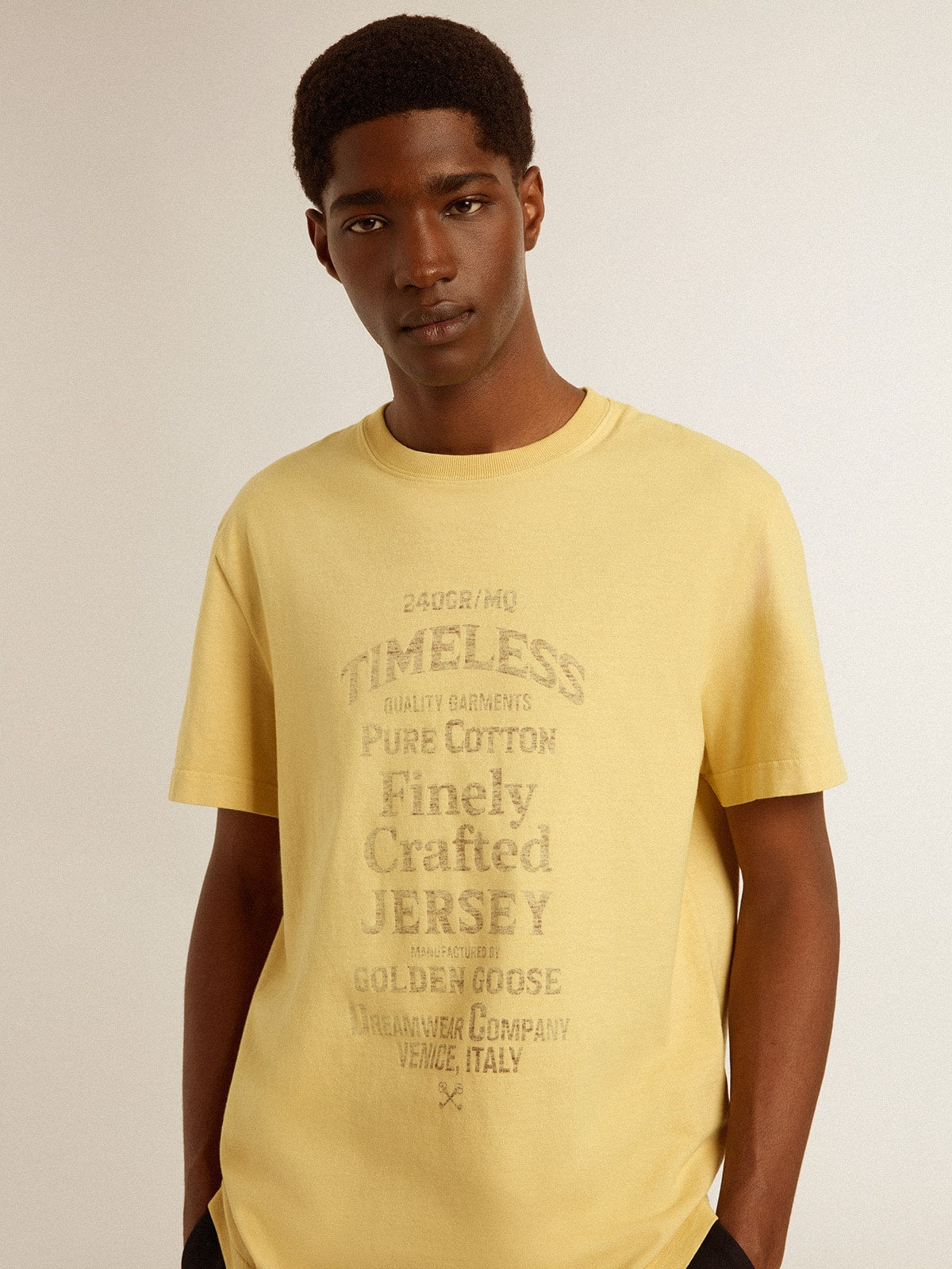 Men's cotton T-shirt in pale yellow with faded lettering - Golden Goose Men