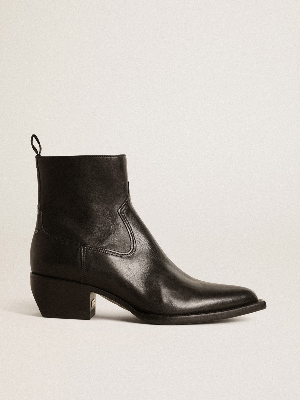 Men’s low Debbie boots in black leather - Golden Goose Men