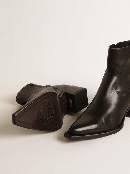 Men’s low Debbie boots in black leather - Golden Goose Men