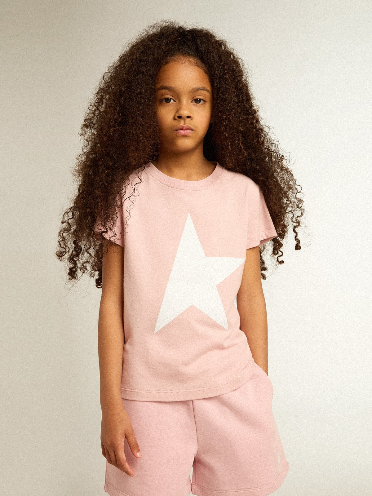 Girls’ pink T-shirt with white logo and maxi star - Golden Goose Kids