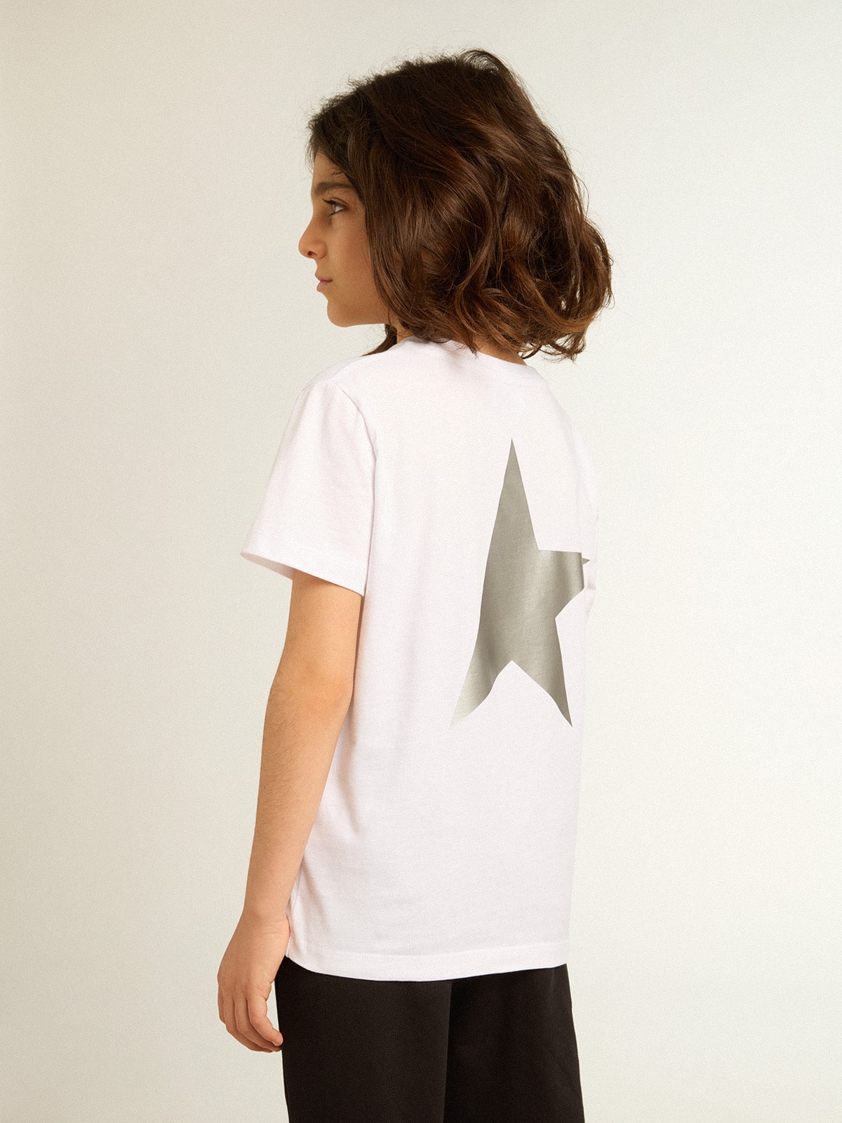 Girls’ white T-shirt with contrasting silver logo and star - Golden Goose Kids