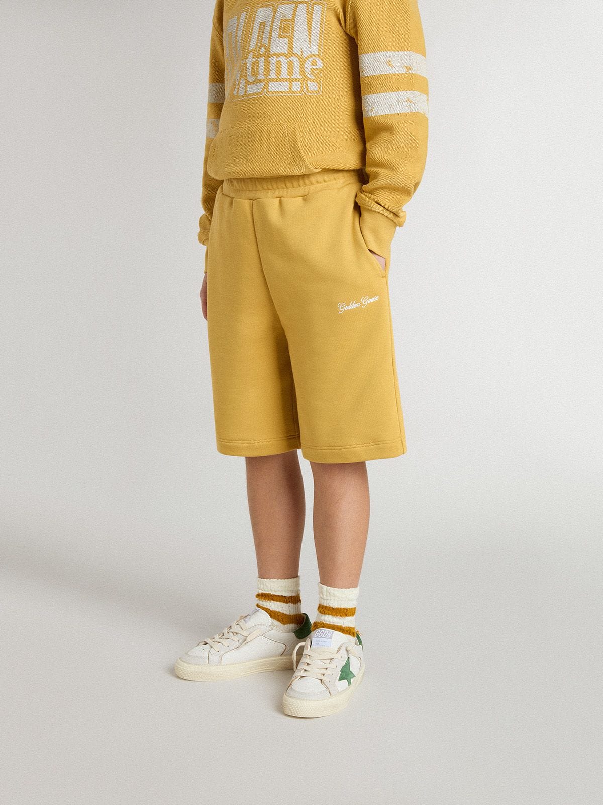 Kids jogging shorts in ochre yellow with embroidery - Golden Goose Kids