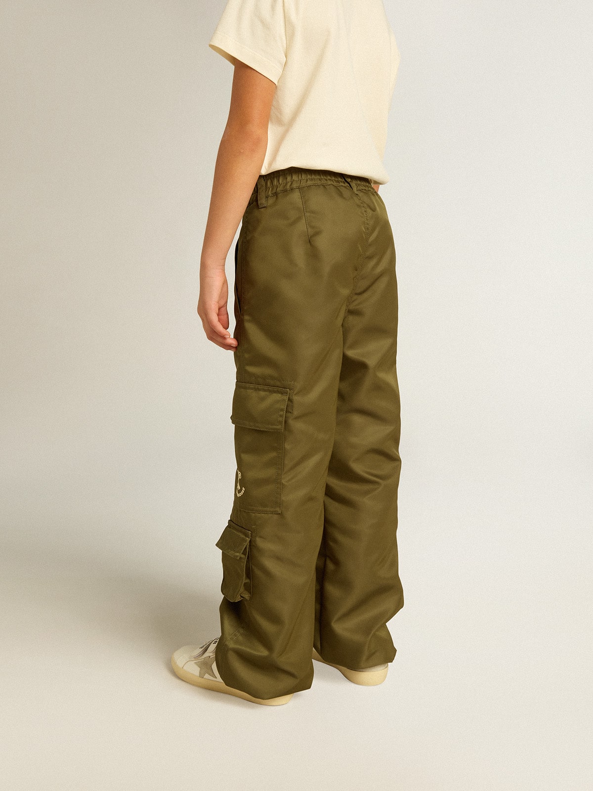 Kids cargo pants in military green - Golden Goose Kids