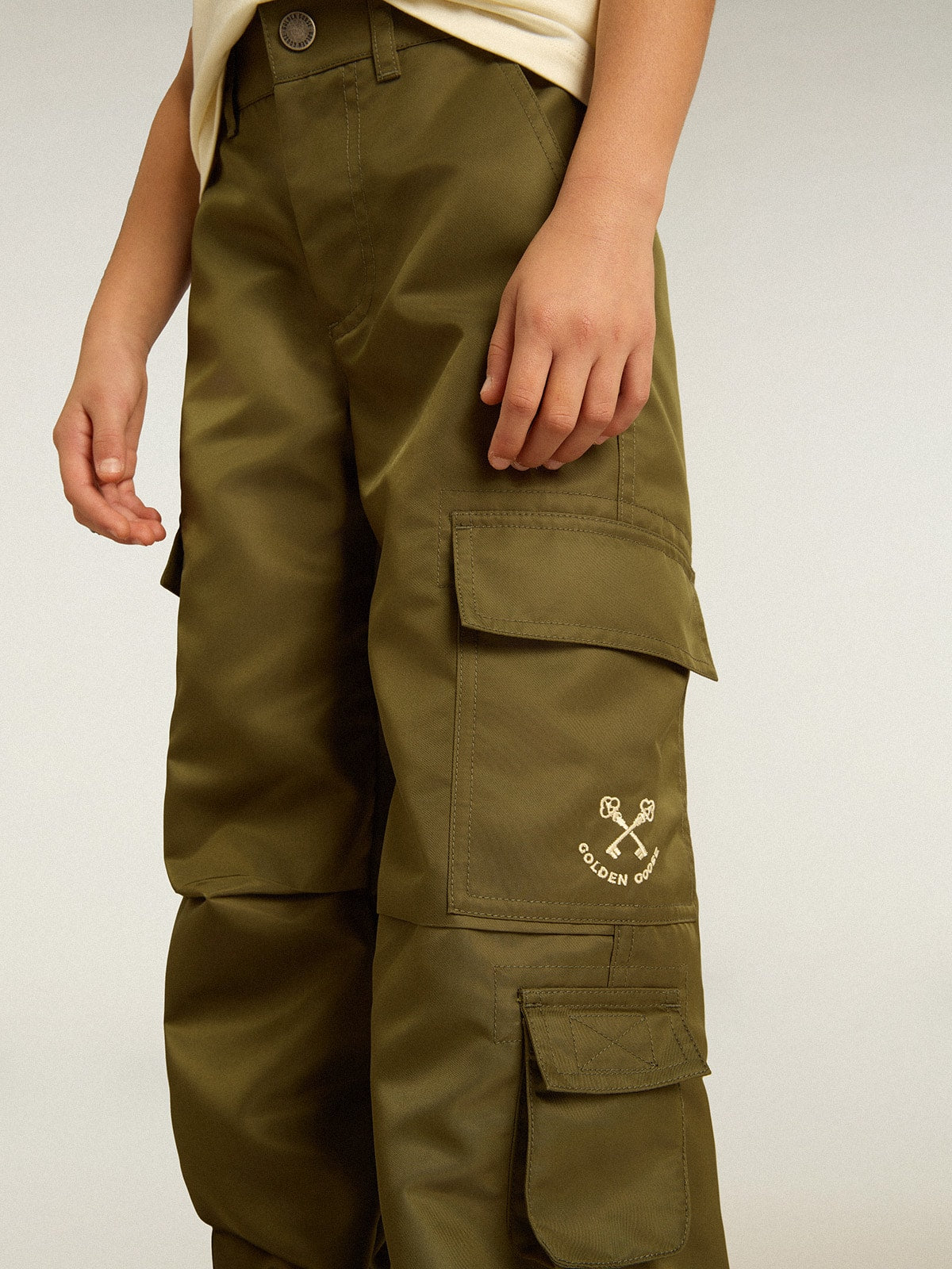 Kids cargo pants in military green - Golden Goose Kids
