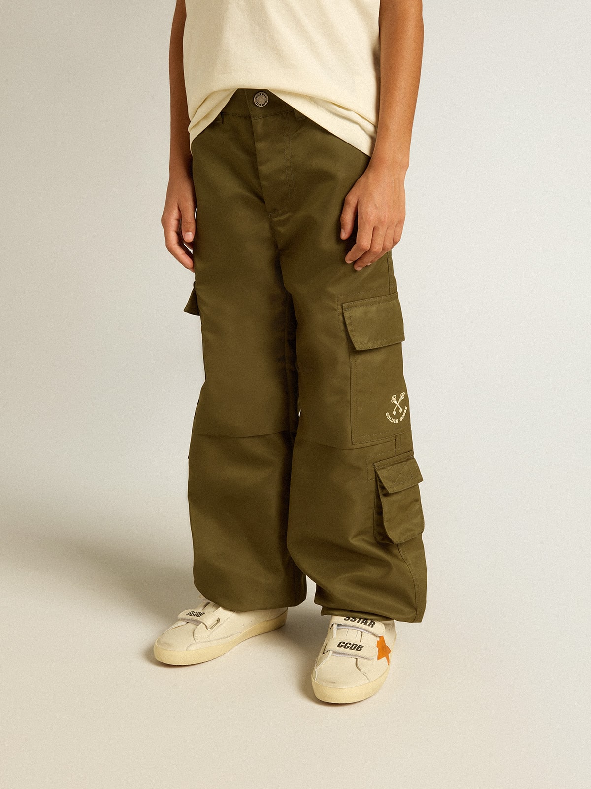 Kids cargo pants in military green - Golden Goose Kids