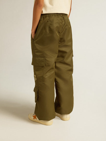 Kids cargo pants in military green - Golden Goose Kids