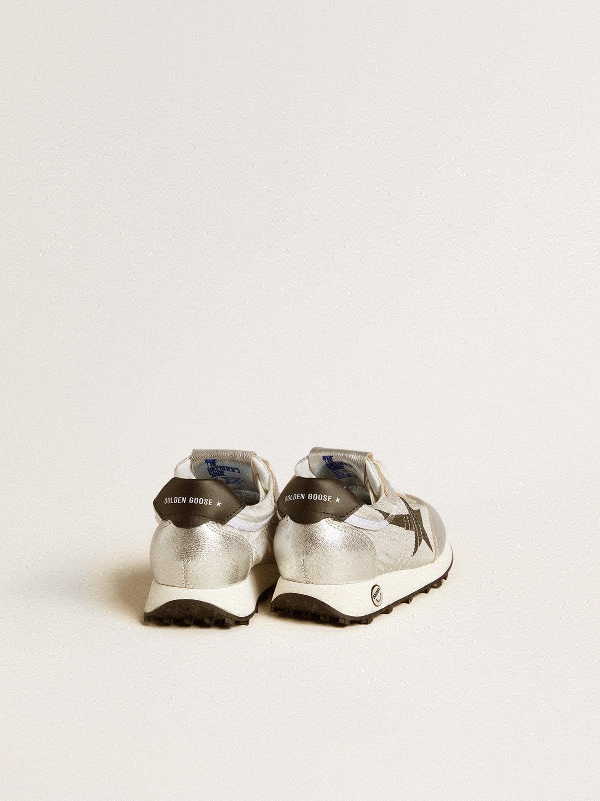 Junior Marathon in silver nylon with black star and leather heel tab - Golden Goose Kids