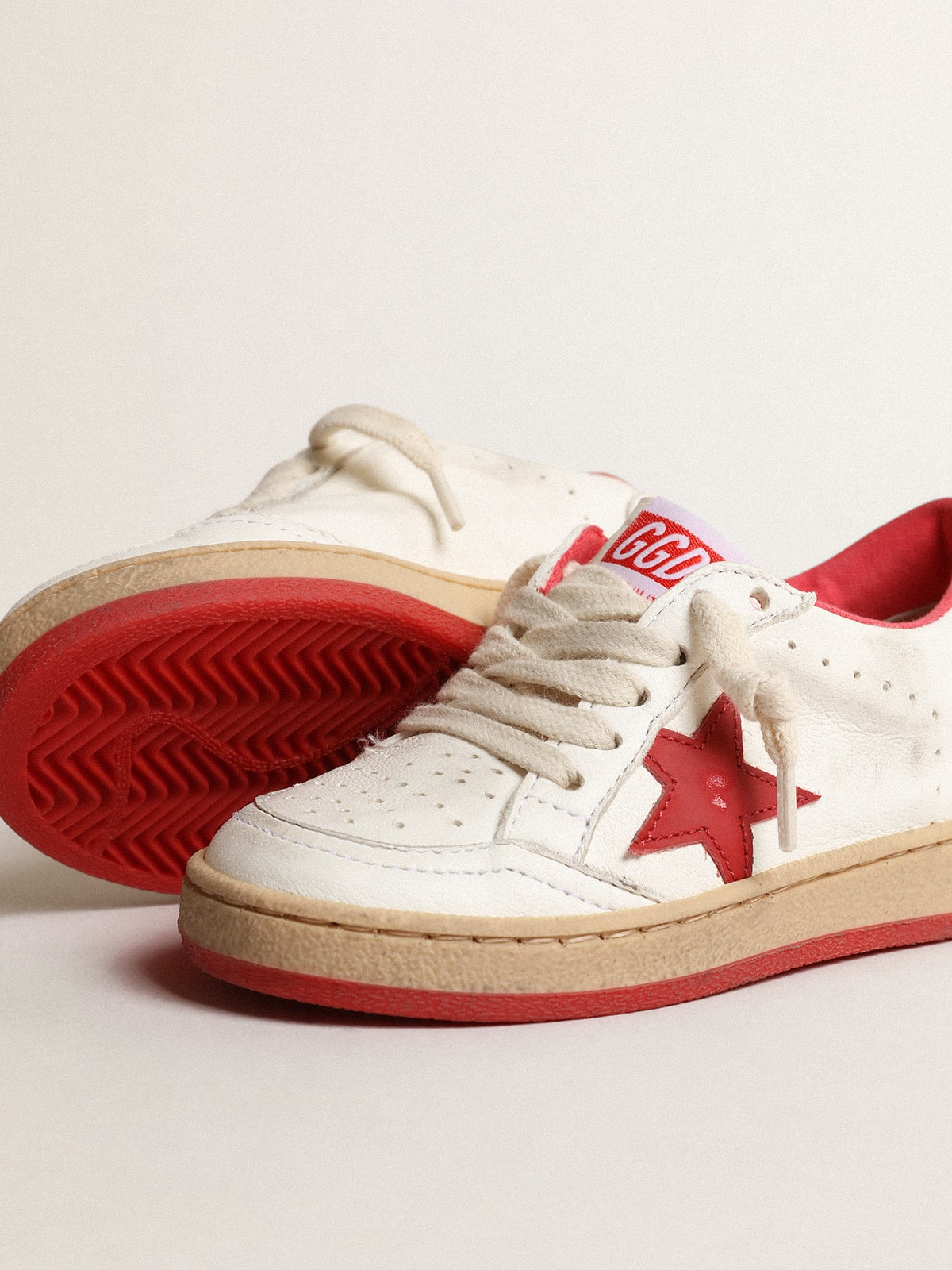 Ball Star Junior in nappa with red leather star and heel tab - Golden Goose Kids