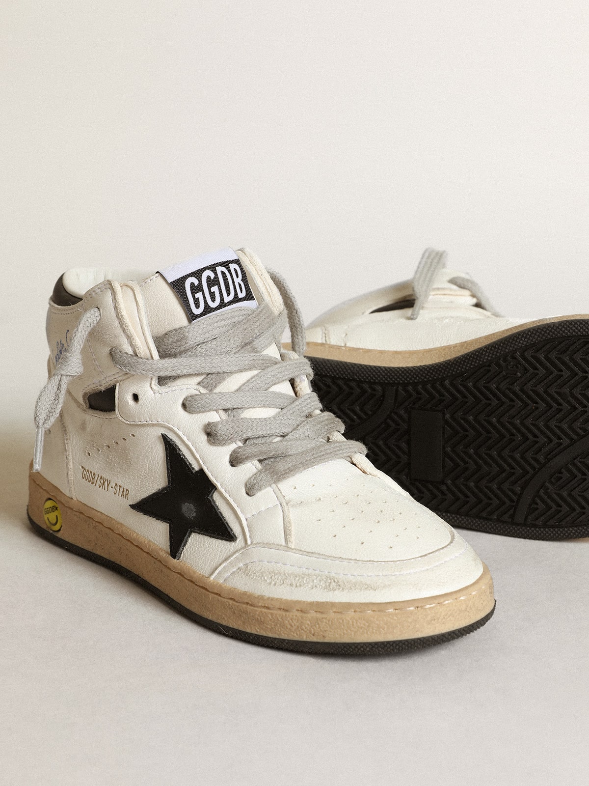 Young Sky-Star in white nappa with black star and heel tab - Golden Goose Kids