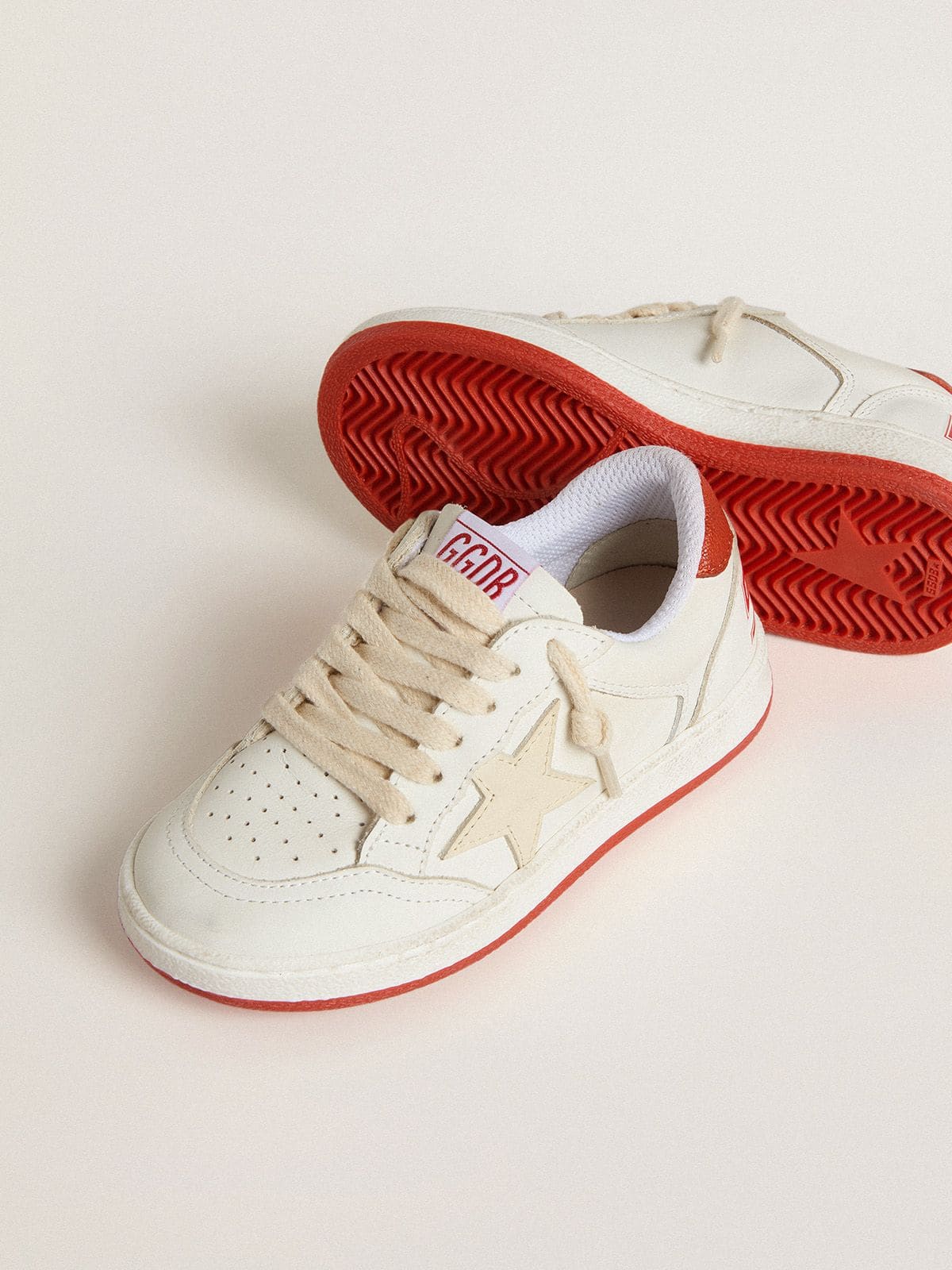 Young Ball Star in leather with cream-colored star and red leather heel tab - Golden Goose Kids