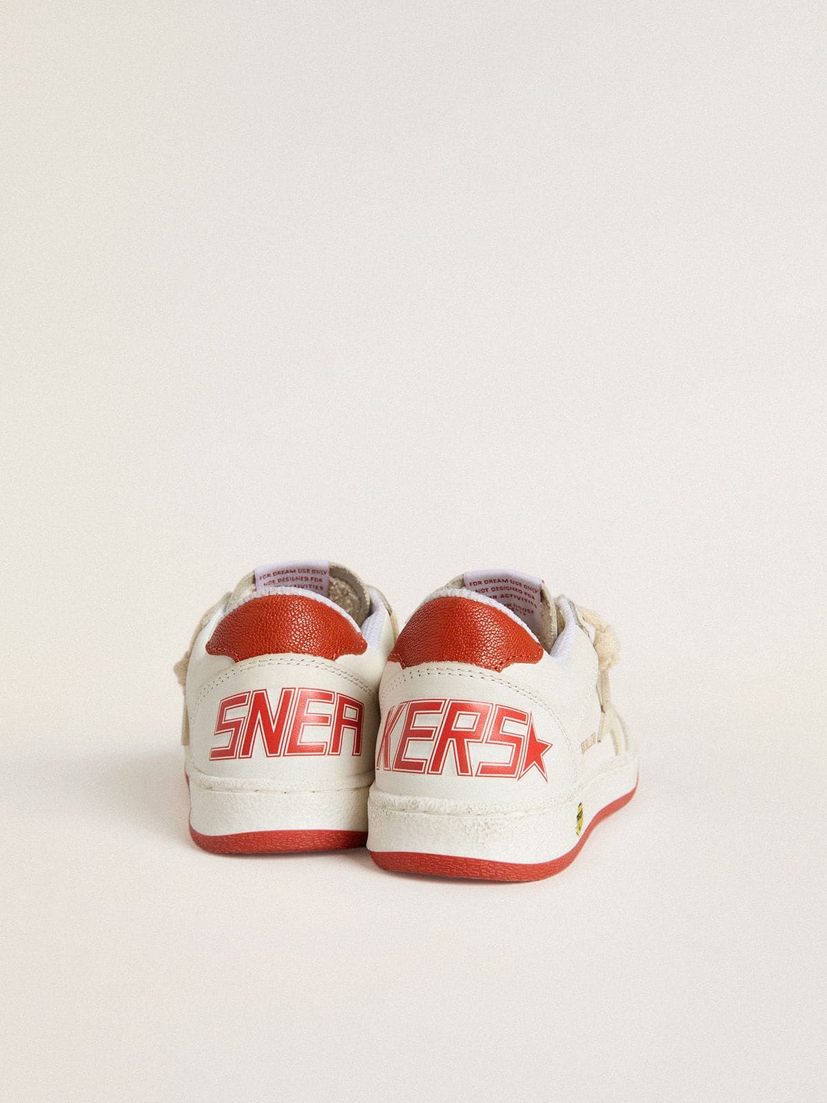 Young Ball Star in leather with cream-colored star and red leather heel tab - Golden Goose Kids