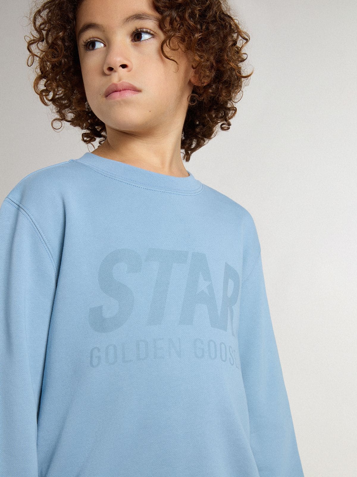 Boys' light blue sweatshirt with lettering on the front - Golden Goose Kids