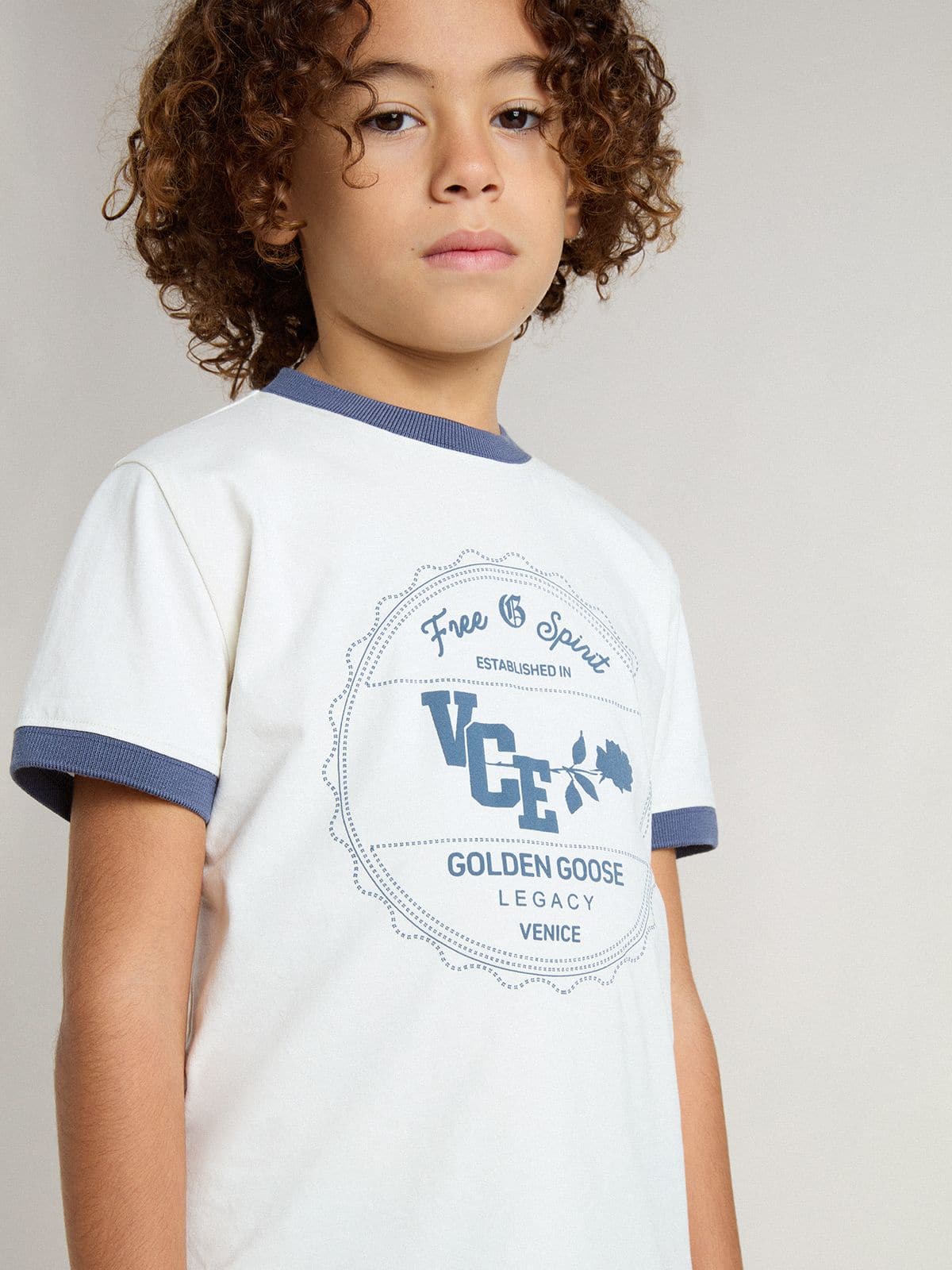 Boys' white T-shirt with blue print - Golden Goose Kids