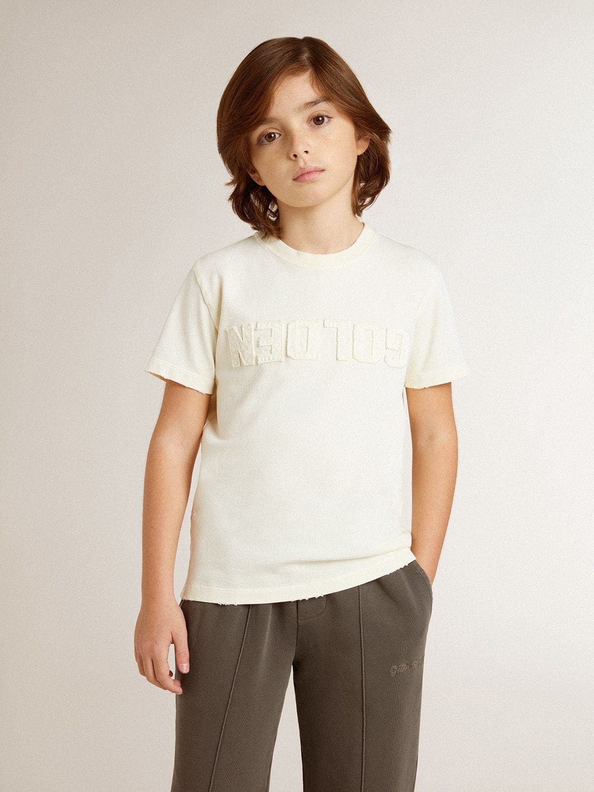 Boys' cream-colored T-shirt with raised logo - Golden Goose Kids