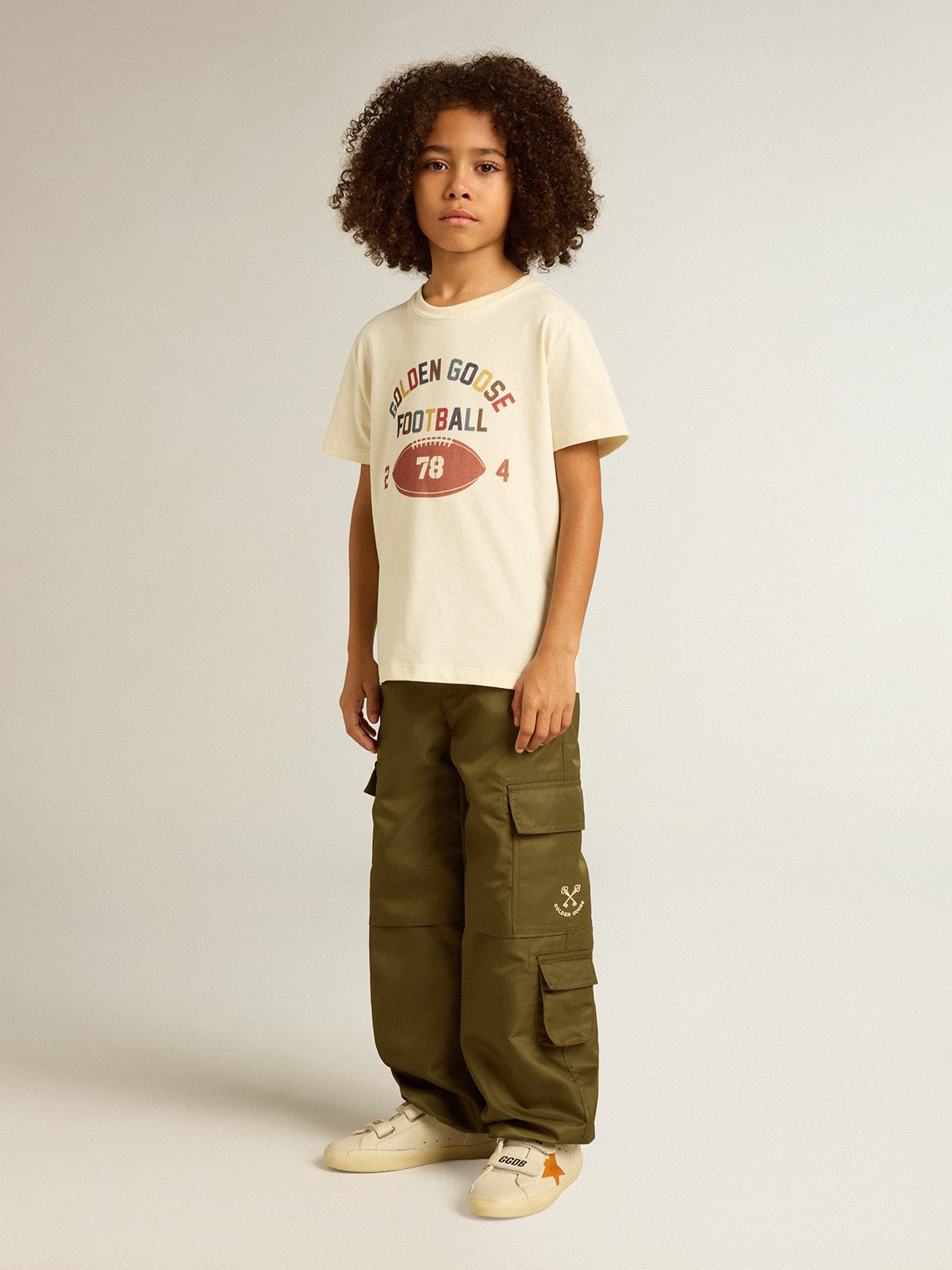 Boys’ T-shirt in worn white with multicolor lettering - Golden Goose Kids