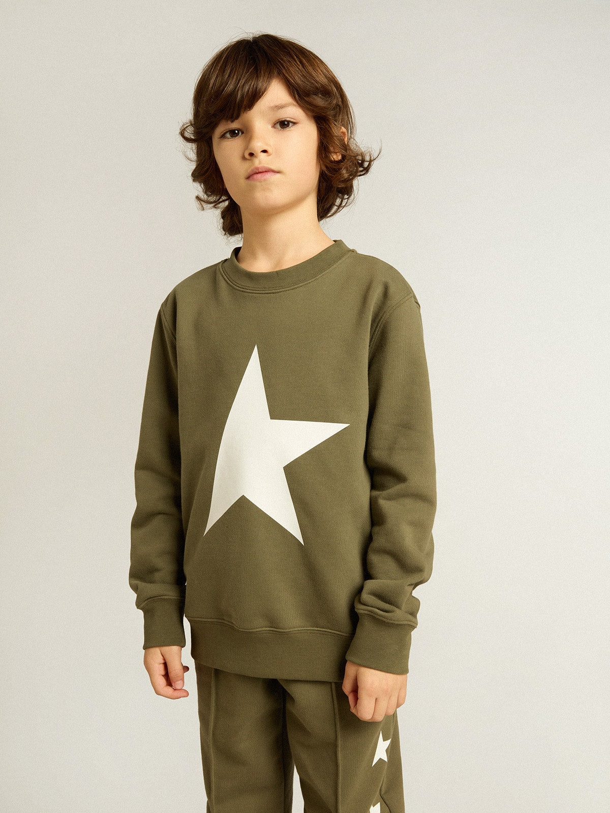 Boys' dark green sweatshirt with white maxi star on the front - Golden Goose Kids