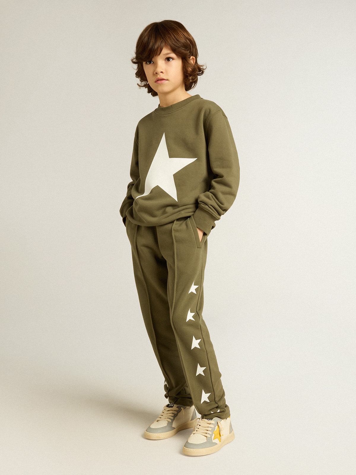 Boys' military-green joggers with white stars - Golden Goose Kids
