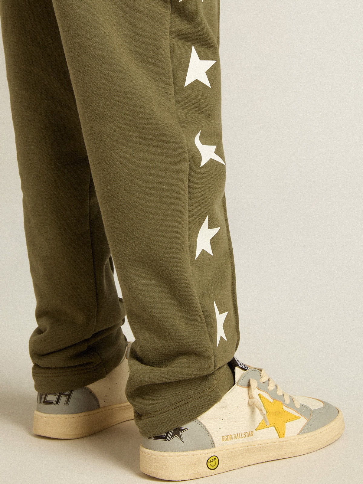 Boys' military-green joggers with white stars - Golden Goose Kids