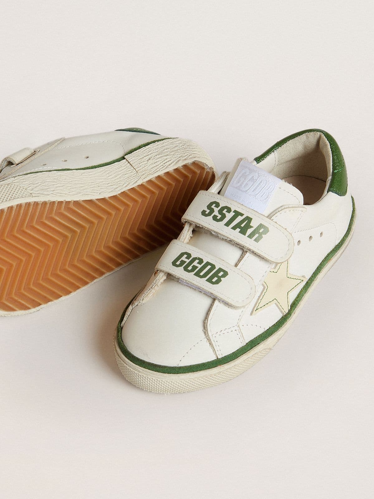 Junior Old School in white leather with green nappa heel tab and green insert - Golden Goose Kids