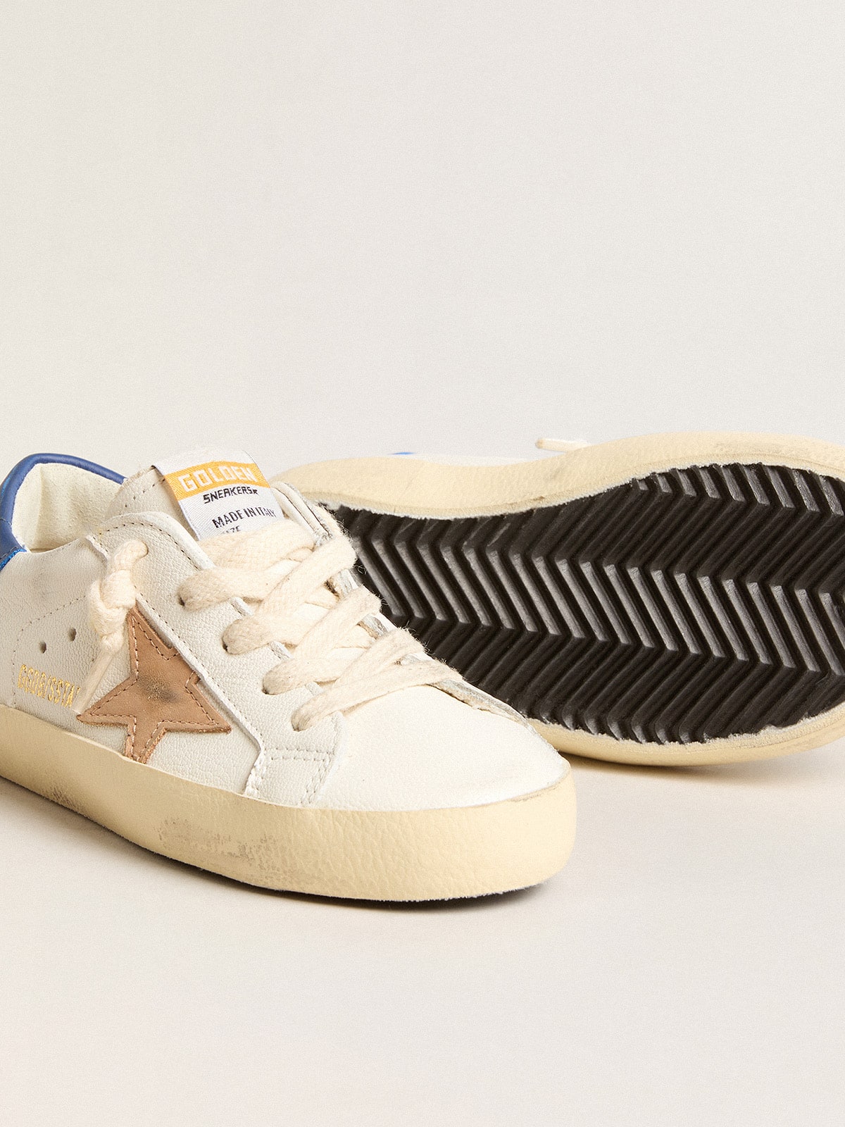 Young Super-Star in nappa leather with a beige star and blue heel tab - Golden Goose Kids